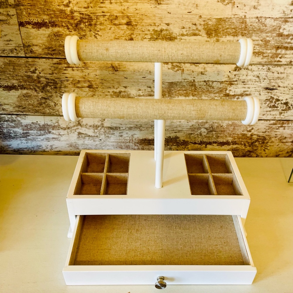 Jewelry stand